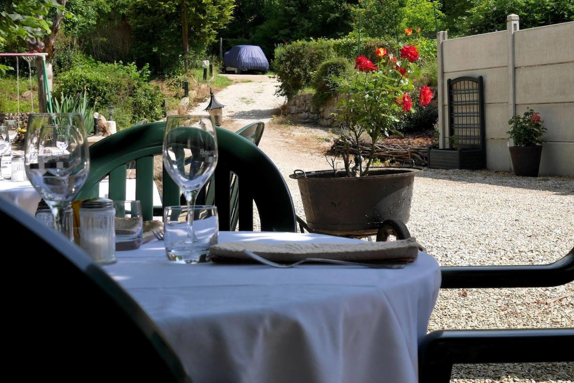 Auberge Le Rabelais Malay-le-Petit ภายนอก รูปภาพ