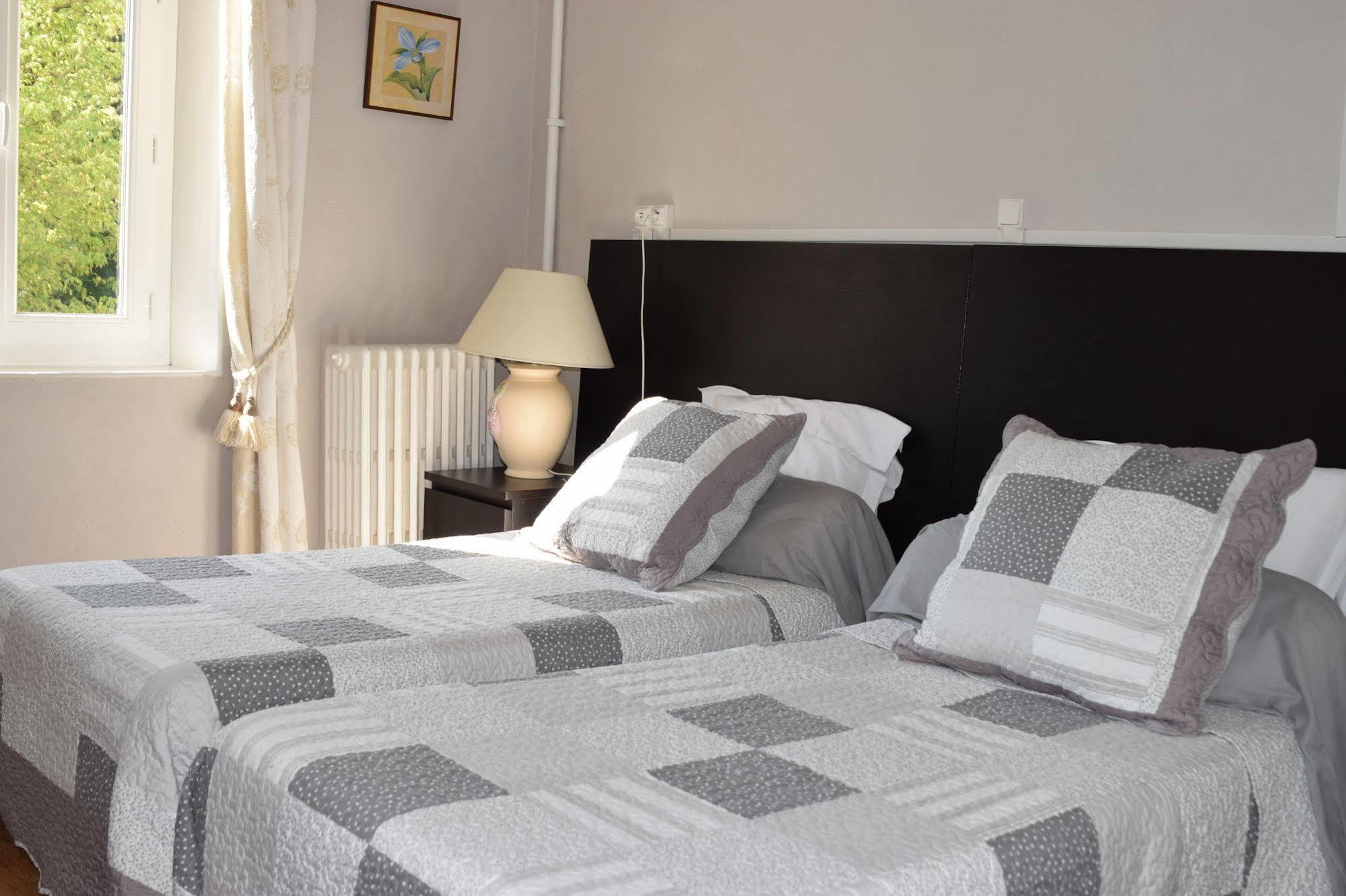 Auberge Le Rabelais Malay-le-Petit ภายนอก รูปภาพ