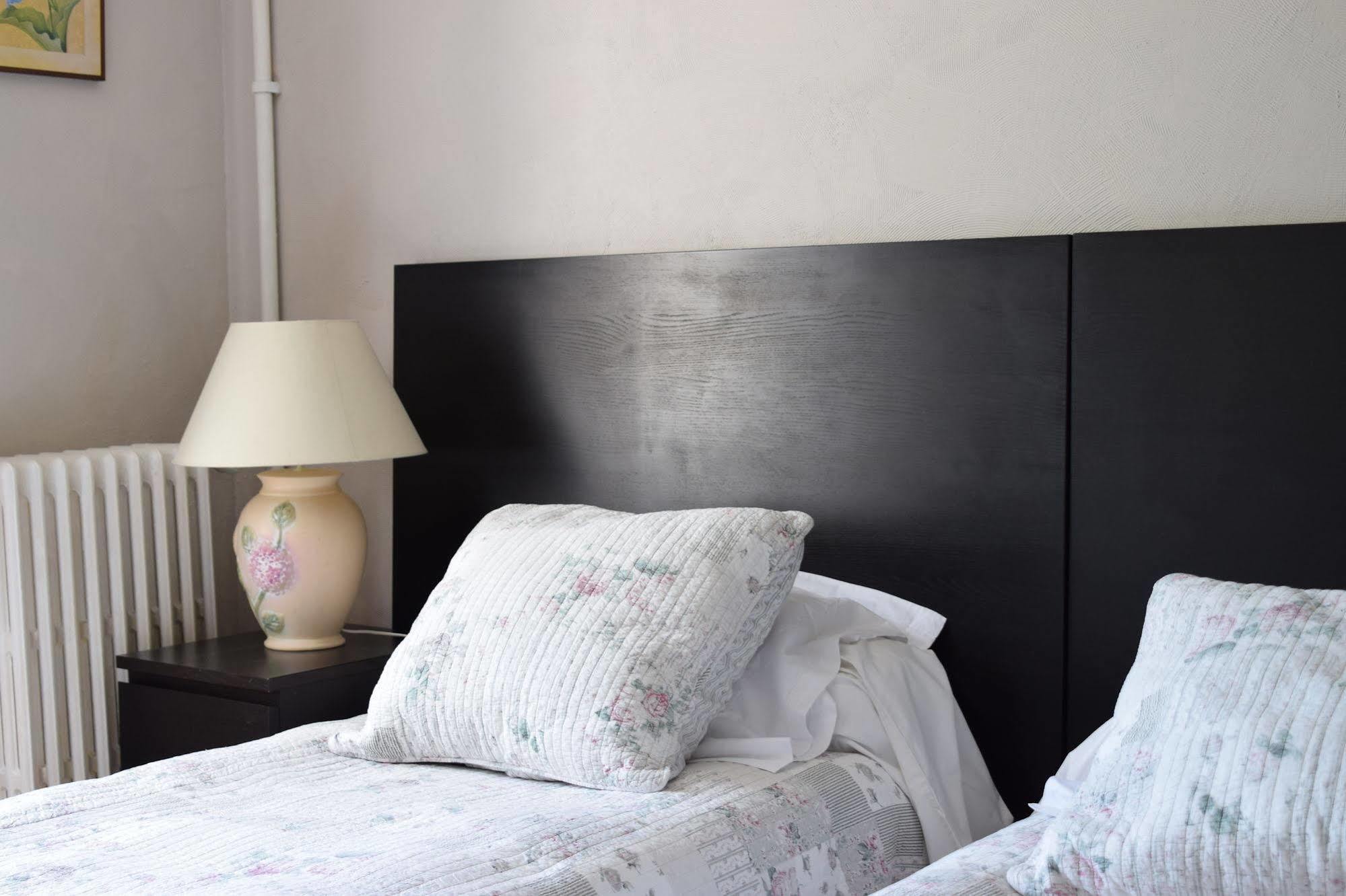 Auberge Le Rabelais Malay-le-Petit ภายนอก รูปภาพ